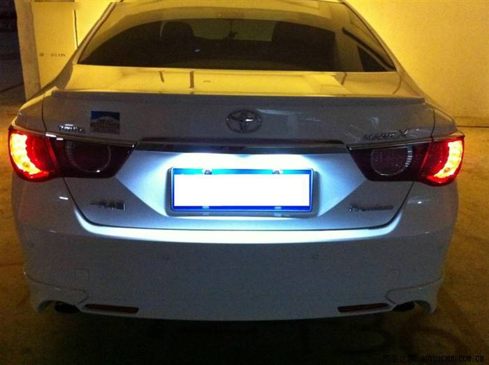 夜晚間，車牌識別反光發白怎么辦？