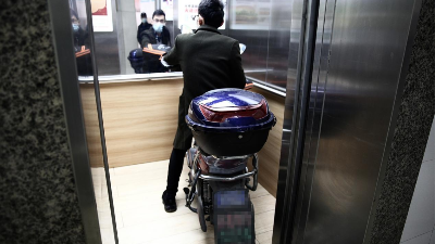 警戒攝像機如何解決電瓶車入電梯？