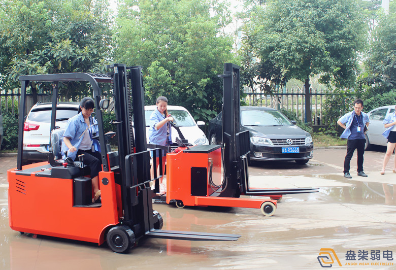 廠區(qū)內(nèi)叉車(chē)、行人二道門(mén)管理系統(tǒng)